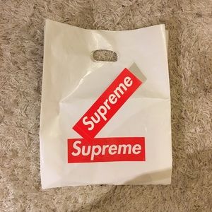 Supreme bag plus sticker